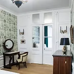 לינה וארוחת בוקר Maison La Louise 3*