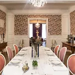 Maison La Louise לינה וארוחת בוקר