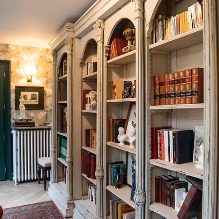 Maison La Louise Bed & Breakfast